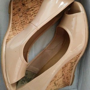 Nude Pump Wedges